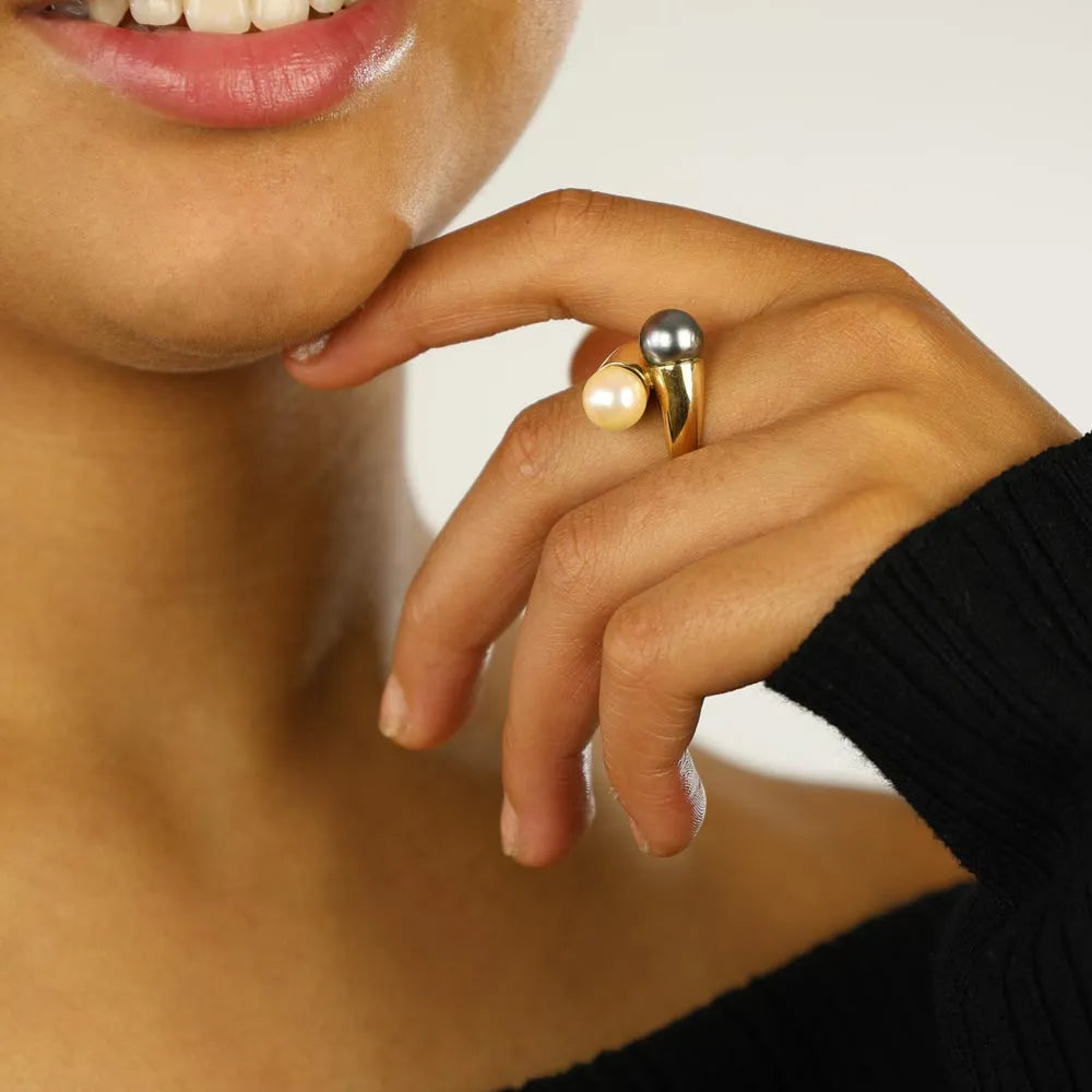 Bague "Toi & Moi" en or jaune 18k avec Perles