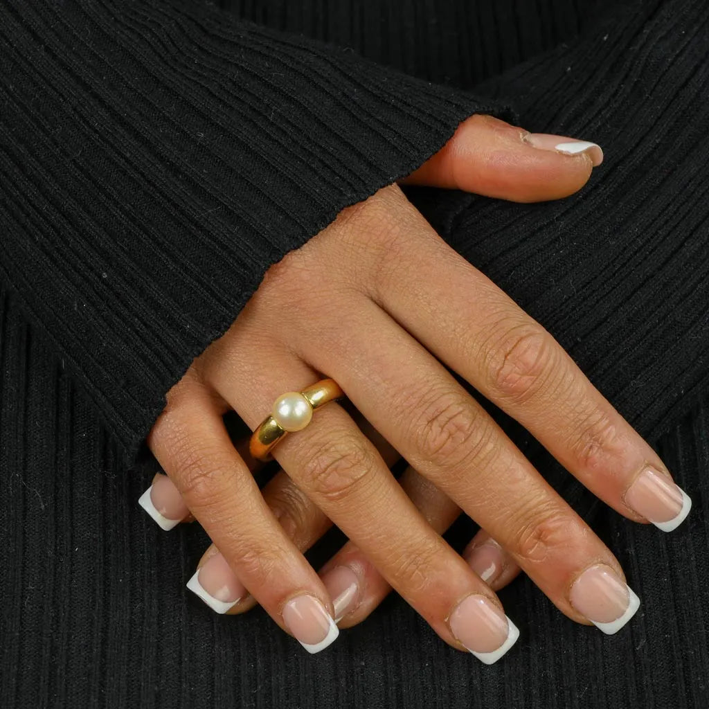 Cartier 18k Yellow Gold Ring with Akoya Pearl