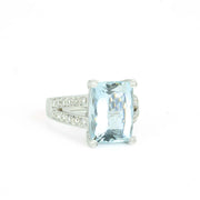 Bague en Or blanc 18k avec Aigue Marine et Diamants