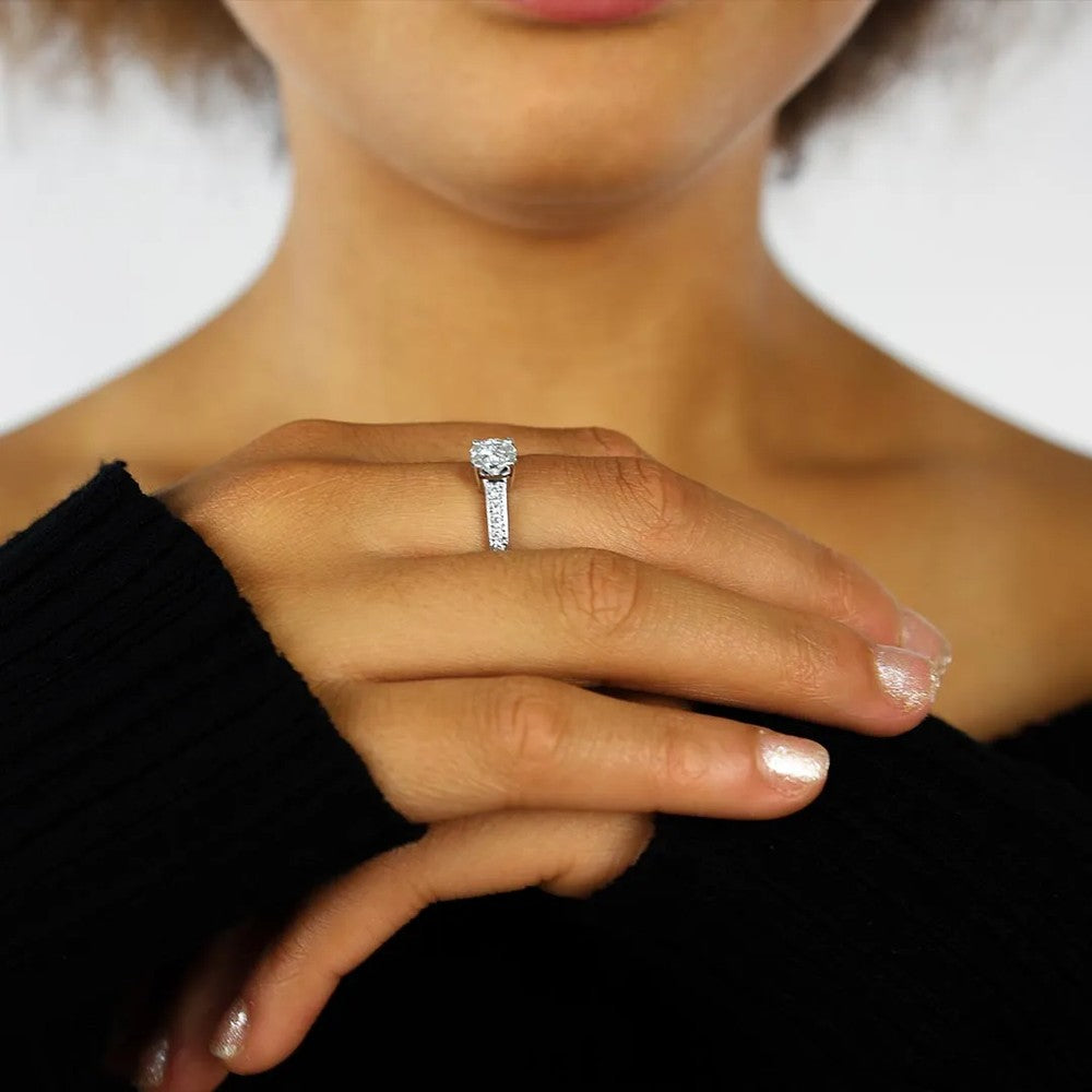 Bague en Or blanc 18k avec Diamants