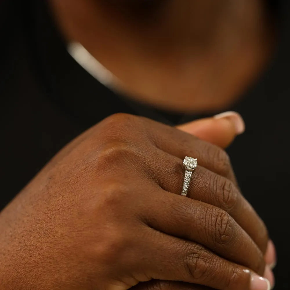 Bague en Or blanc 18k avec Diamants