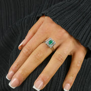Bague en Or blanc 18k avec Emeraude et Diamants