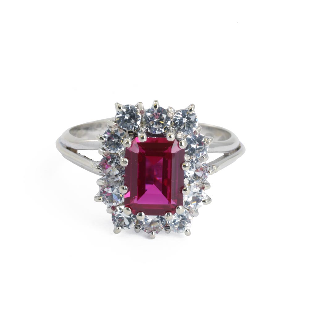 Bague en Or blanc 18k avec Rubis synthétique et Zirconiums