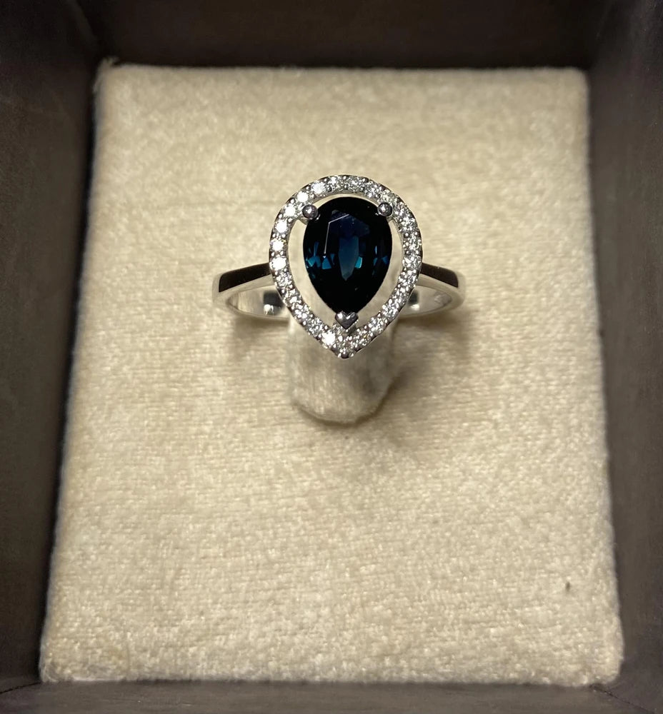 Bague en Or blanc 18k avec Saphir et Diamants
