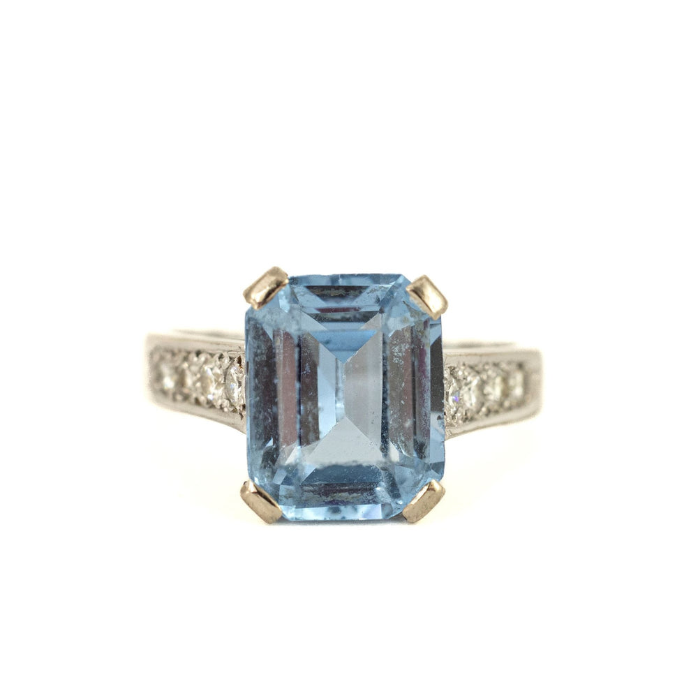 Bague en Or blanc 18k avec Spinelle synthétique et Moissanites