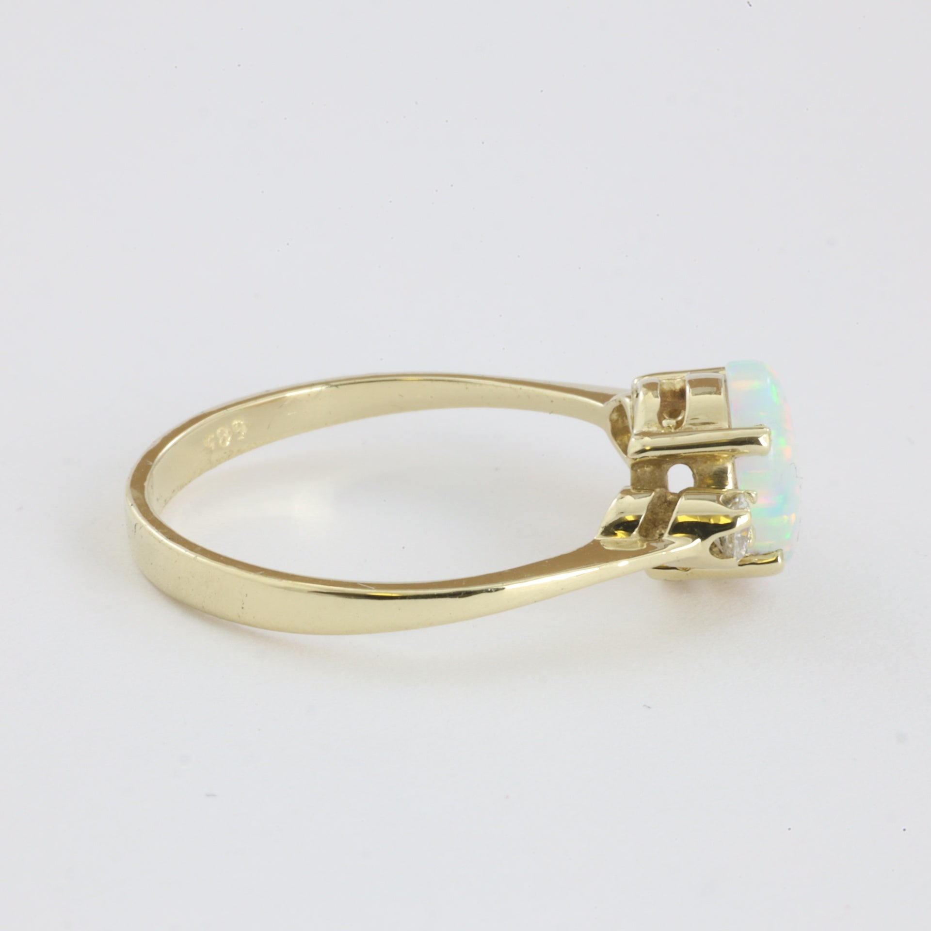 Bague en Or jaune 14k avec Opale synthétique