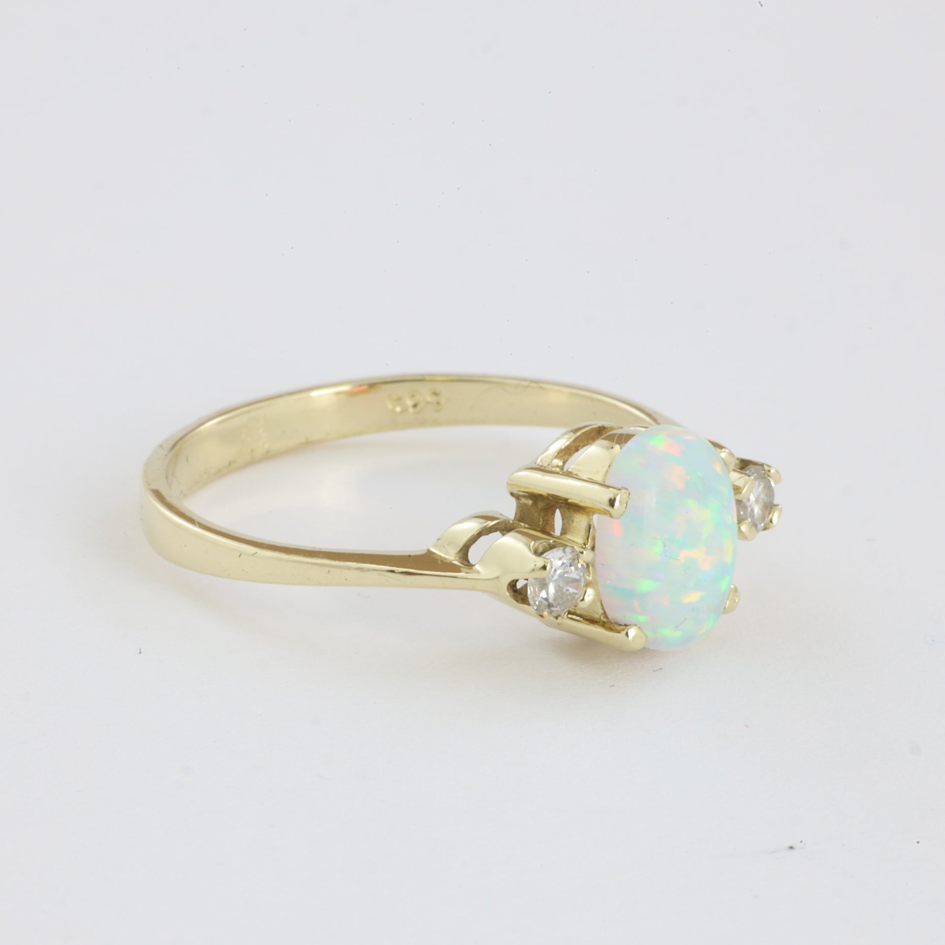 Bague en Or jaune 14k avec Opale synthétique