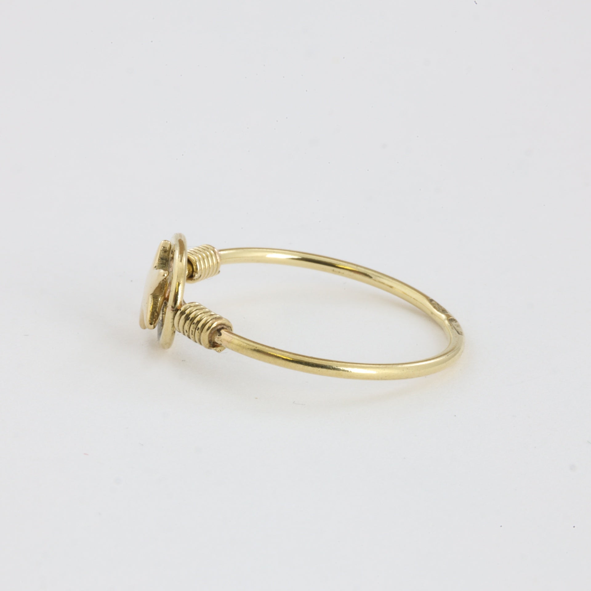 Bague en Or jaune 18k - Style "Etoile en fil d'or"