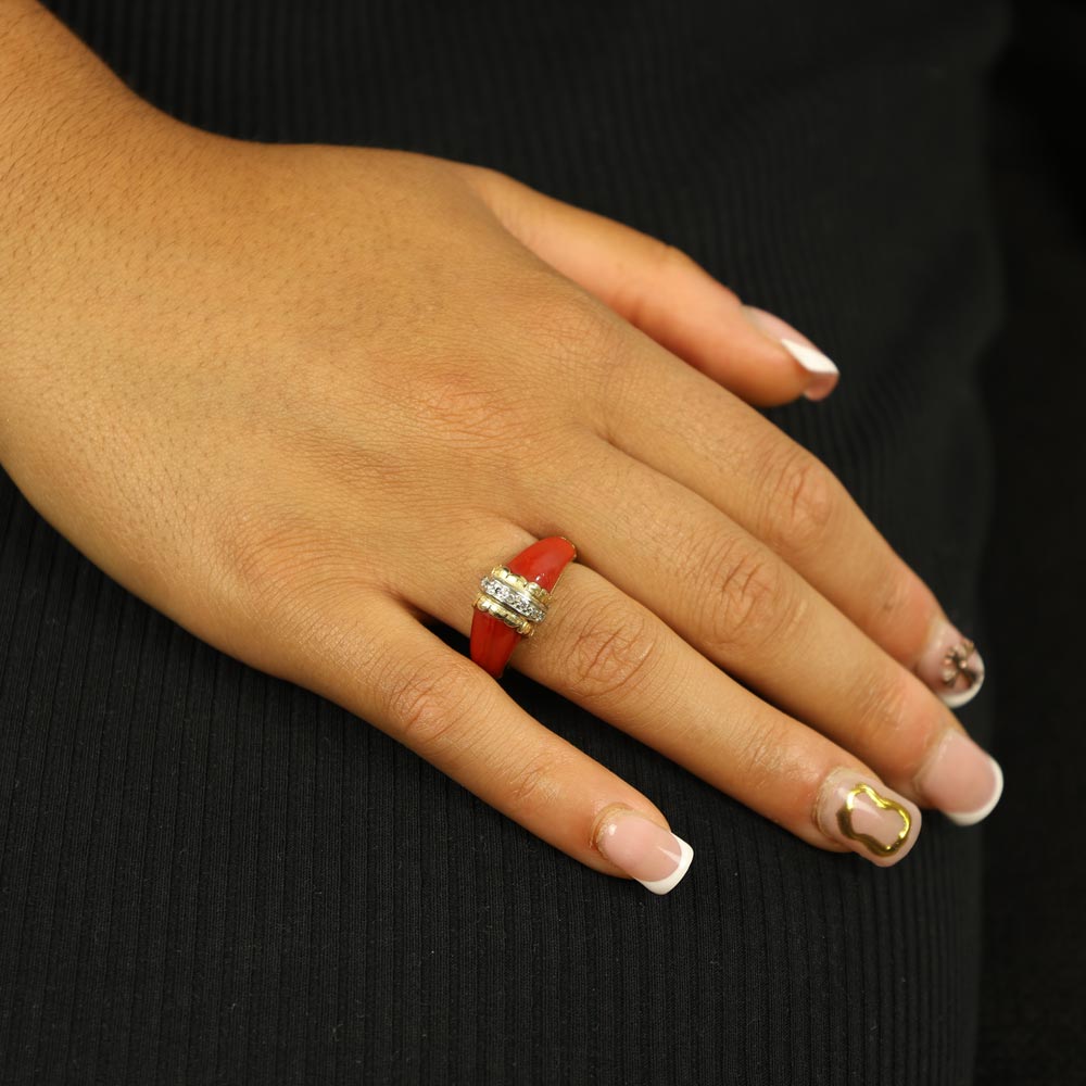 Bague en Or jaune 18k avec Corail et Diamants
