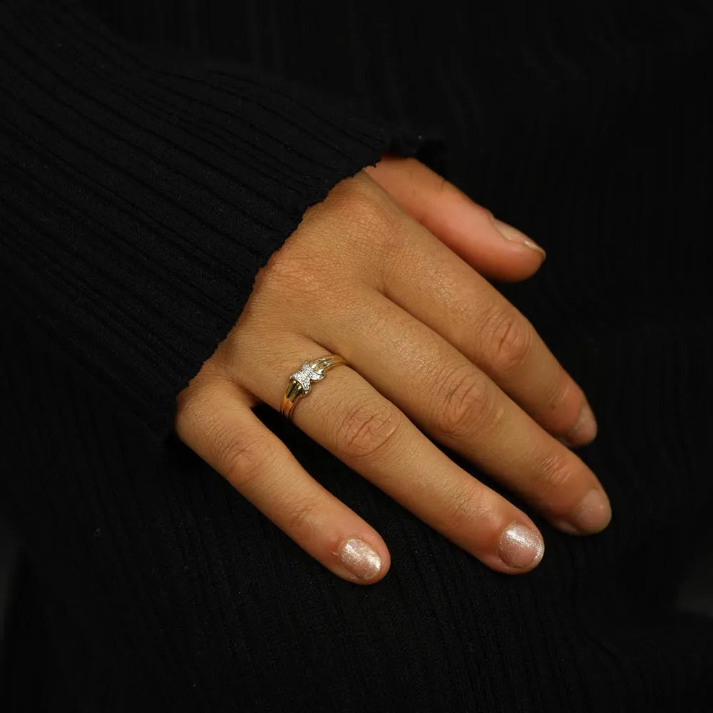 18k Yellow Gold Ring with Diamonds