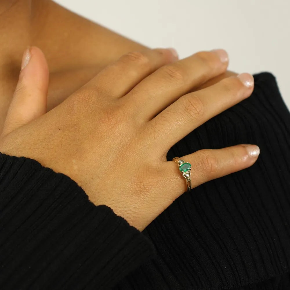 Bague en Or jaune 18k avec Emeraude et Diamants