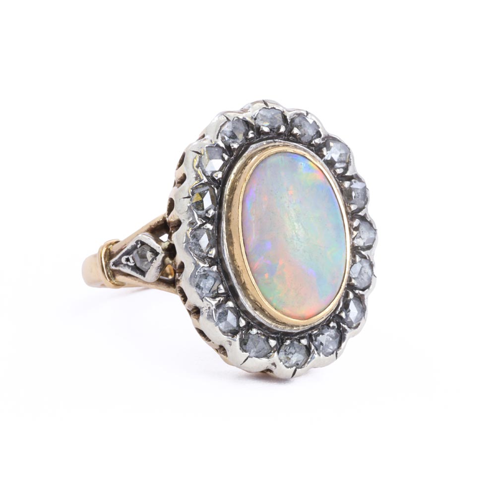 Bague en Or jaune 18k avec Opale et Diamants