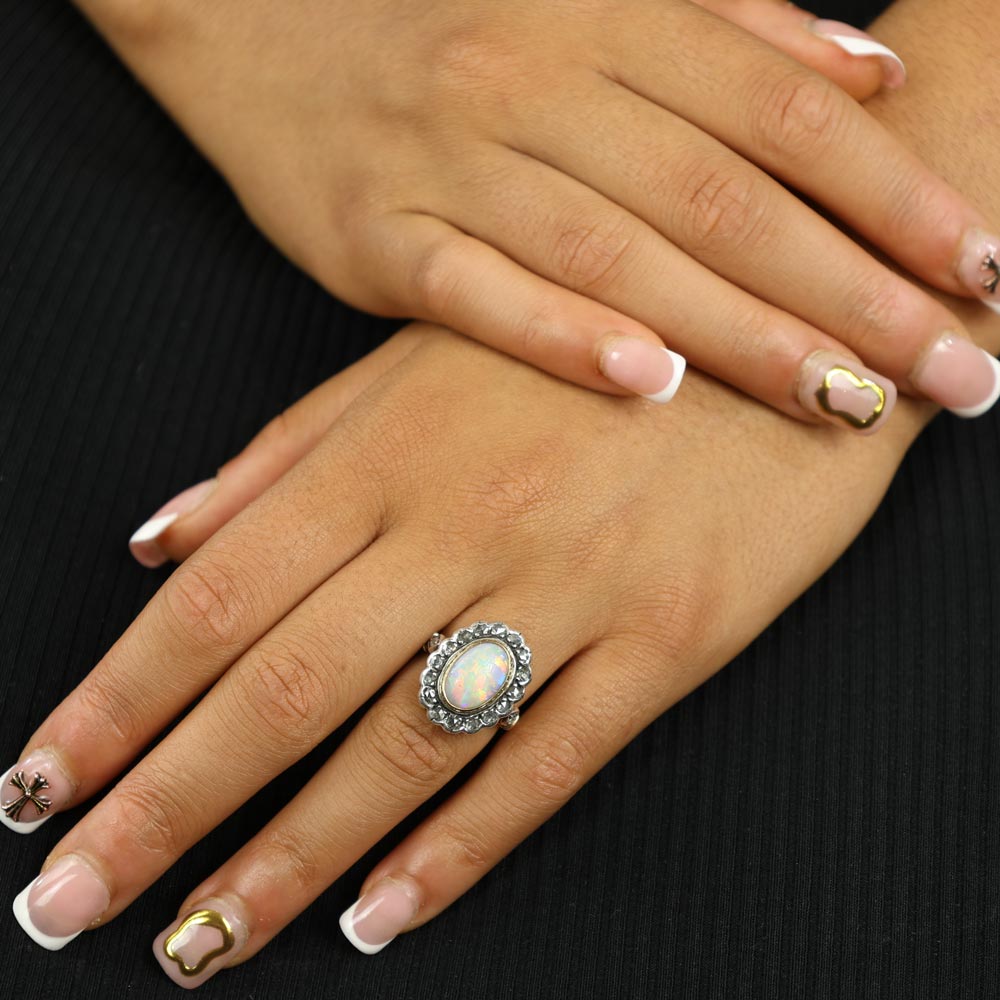 Bague en Or jaune 18k avec Opale et Diamants