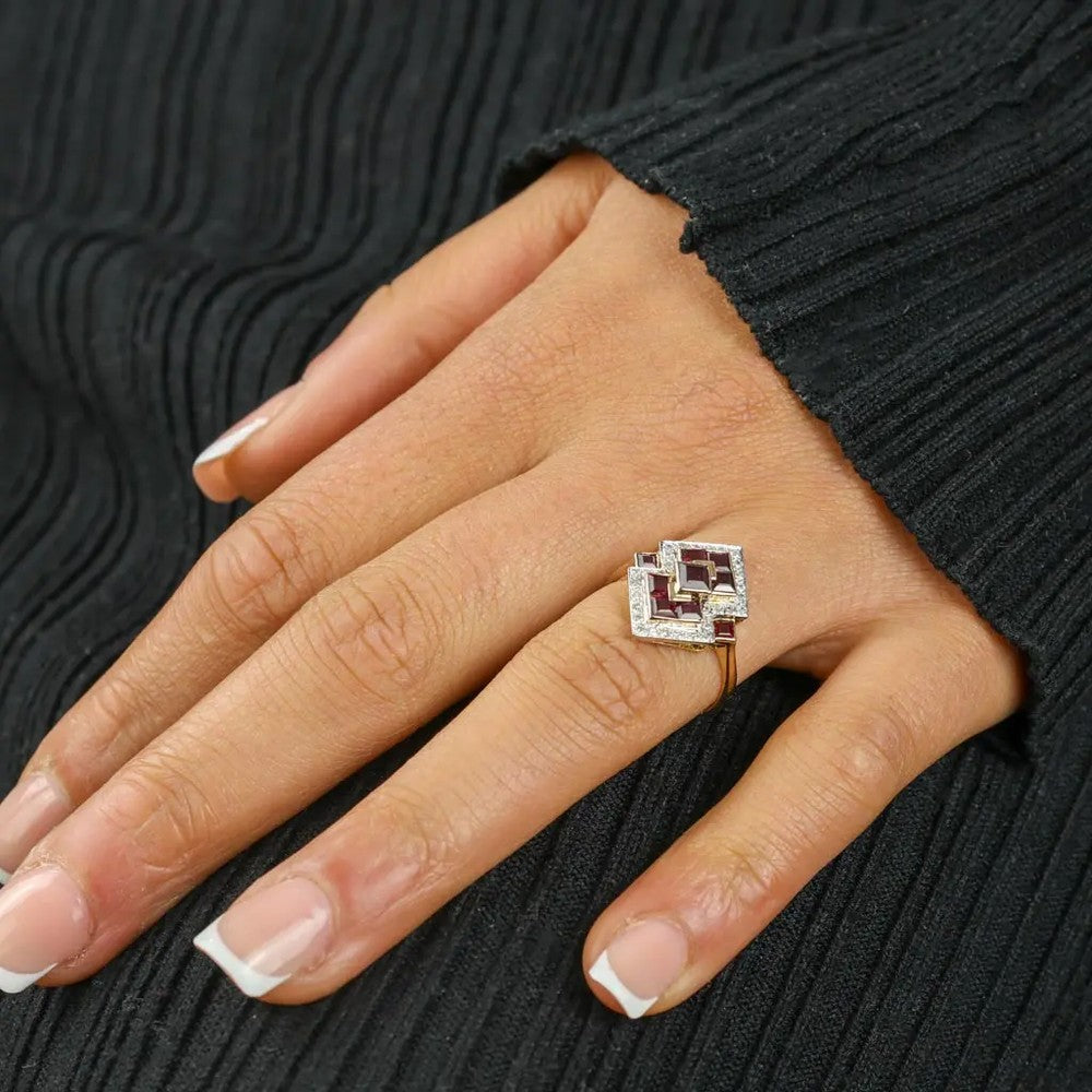 Bague en Or jaune 18k avec Rubis synthétique et Diamants