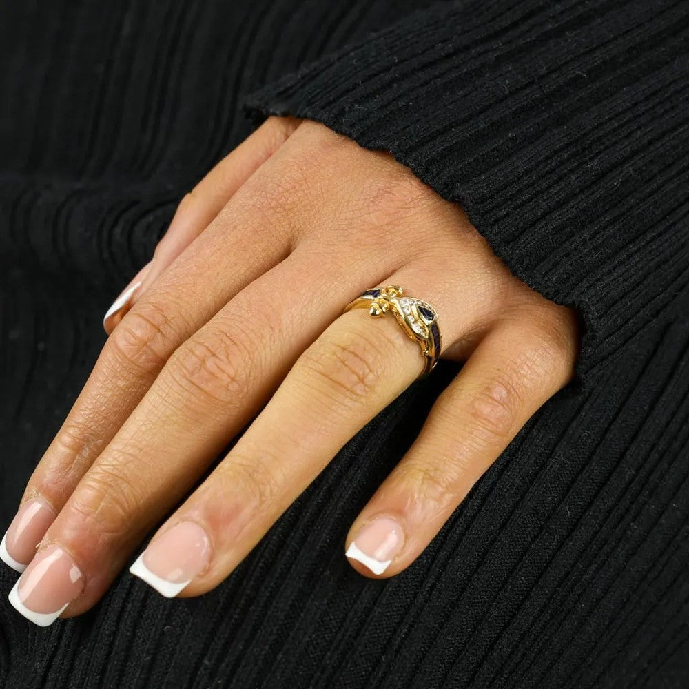 Bague en Or jaune 18k avec Saphir synthétique et Zirconiums