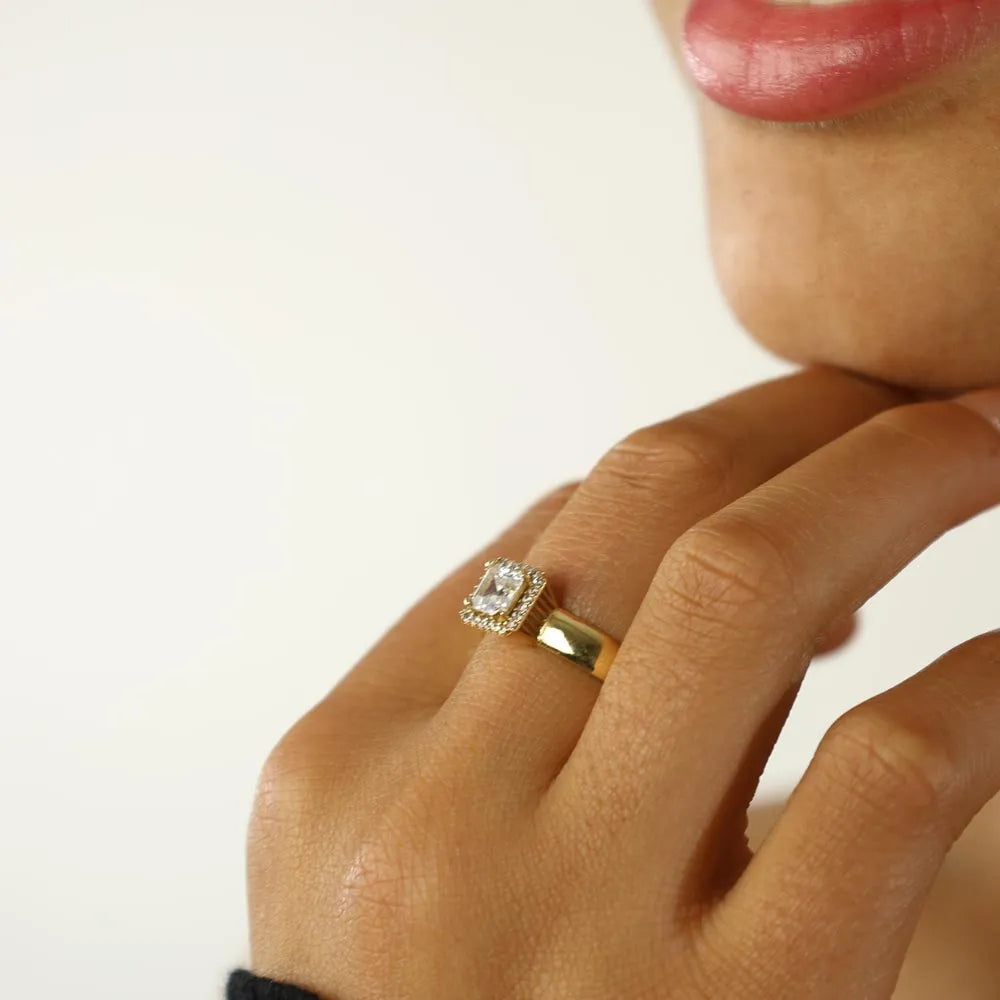 Bague en Or jaune 18k avec Zirconium