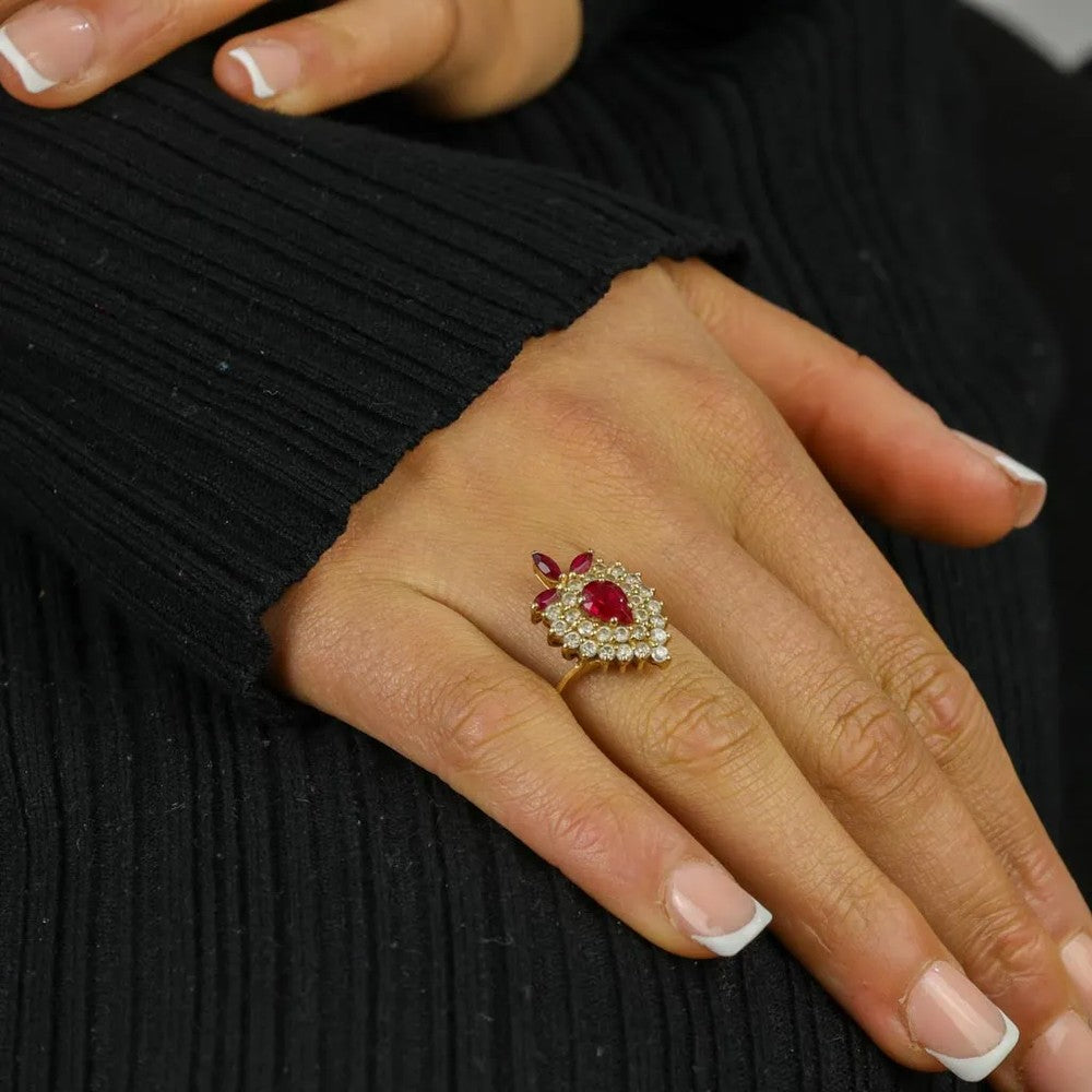 Bague en Or jaune 18k avec Zirconiums et Rubis synthétique