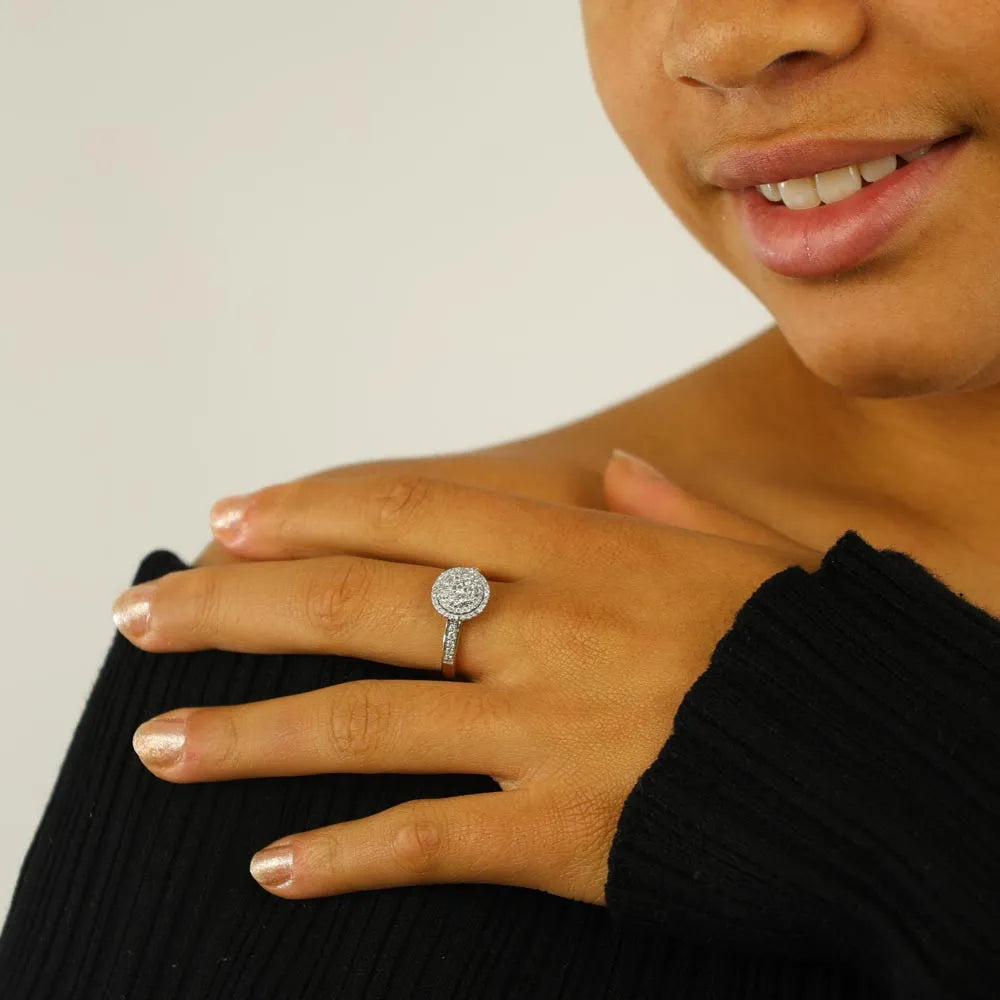 18k White Gold Ring with Diamonds