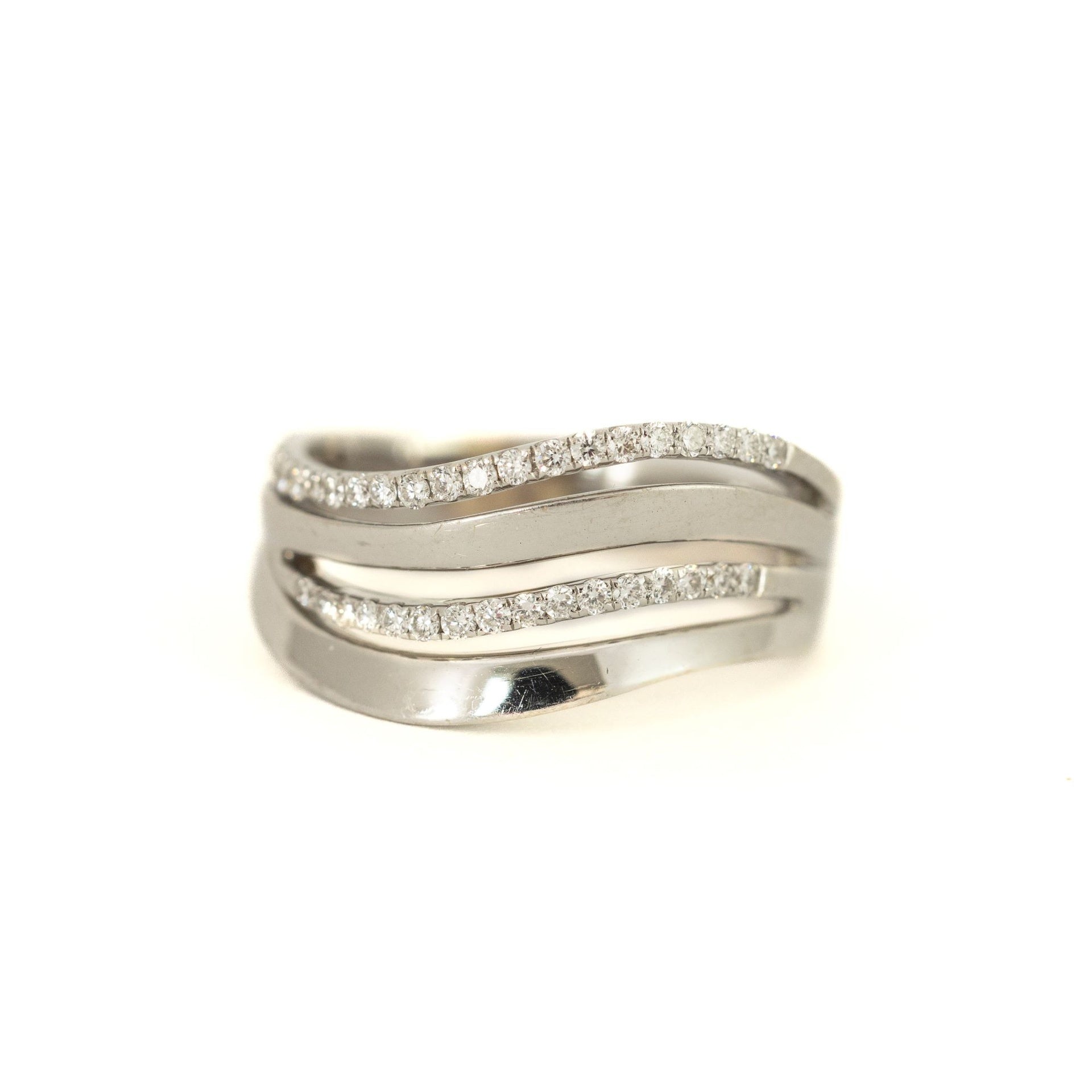 Bague en or blanc 18k avec Diamants