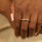 Bague en or blanc 18k avec Moissanites