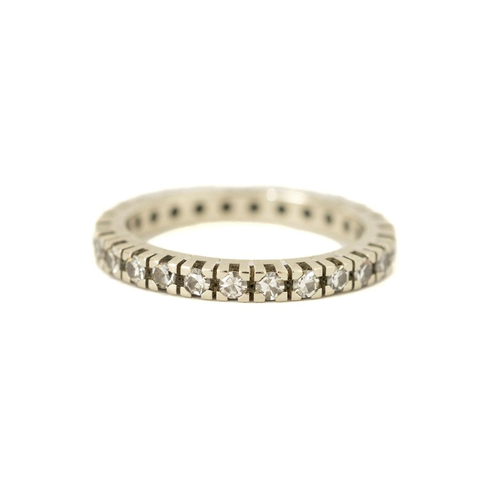 Bague en or blanc 18k avec Moissanites