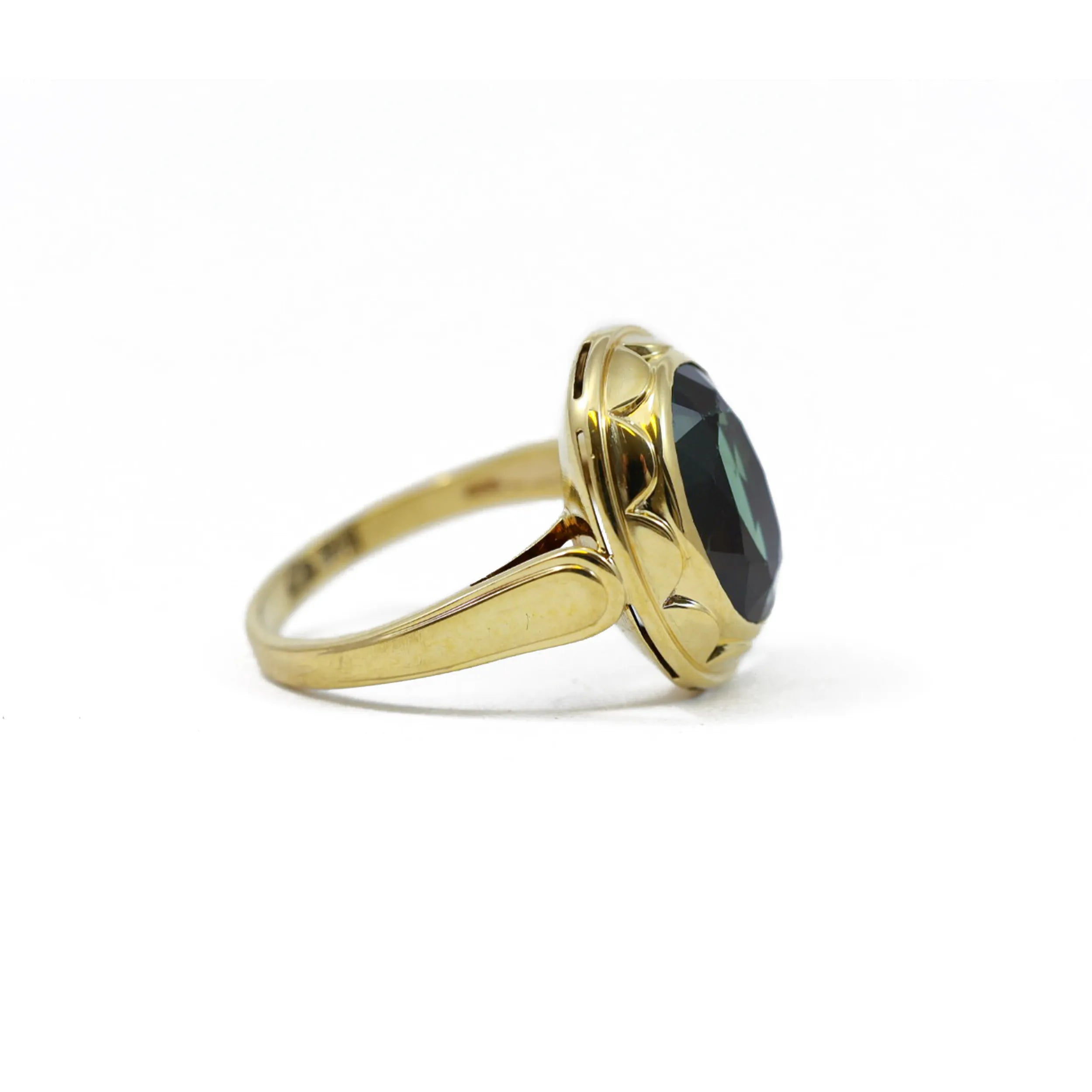 14k Yellow Gold Ring with Cut Glass