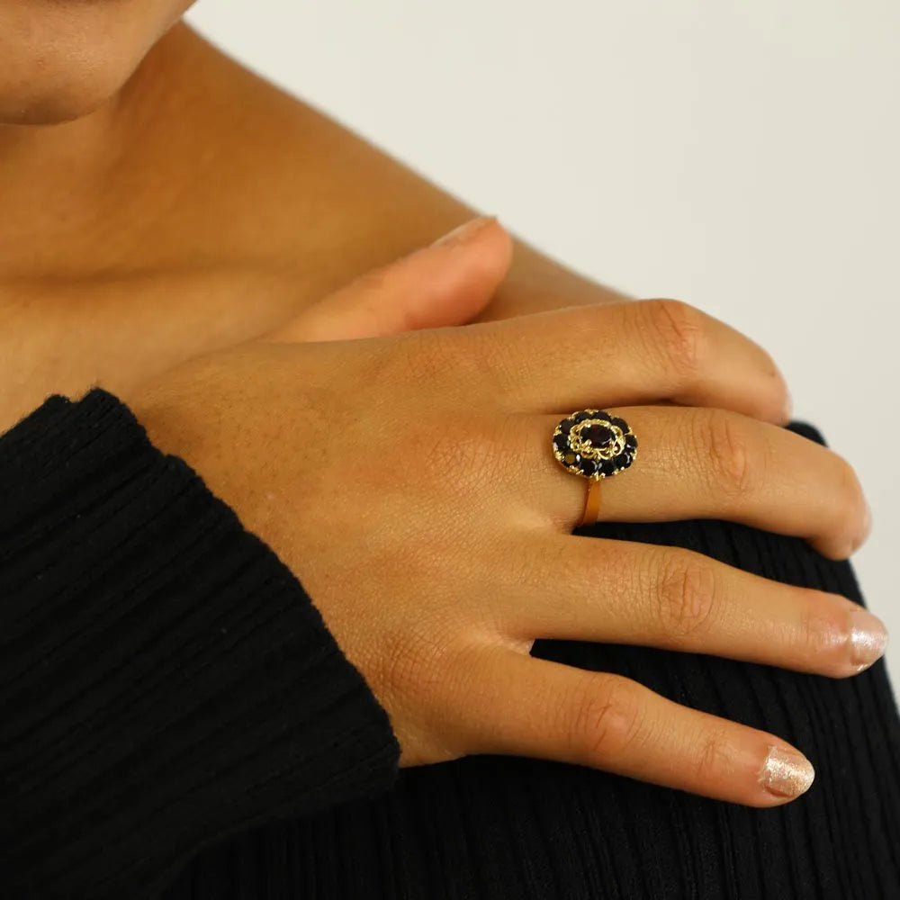 Bague en or jaune 18k avec Grenats