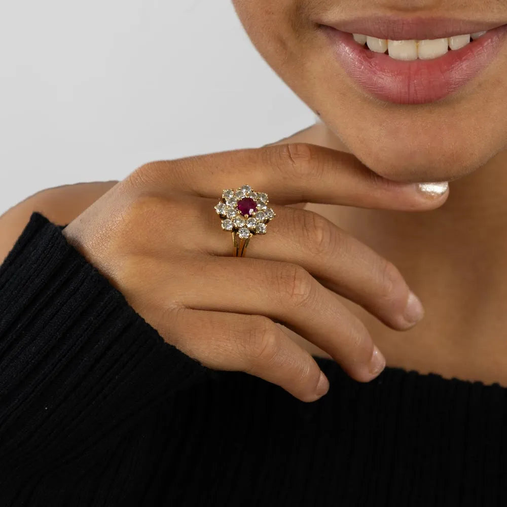 Bague en or jaune 18k avec Rubis et Diamants