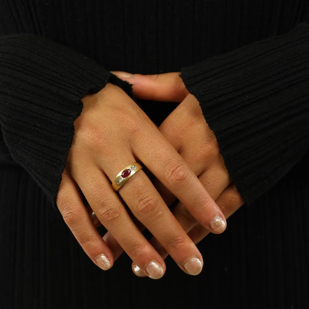 Bague en or jaune 18k avec Rubis et Diamants
