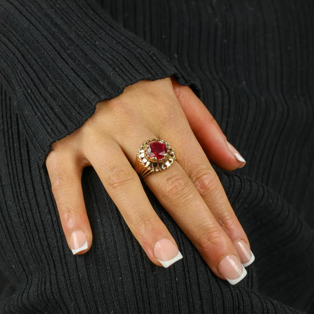 Bague en or jaune 18k avec Rubis synthétique