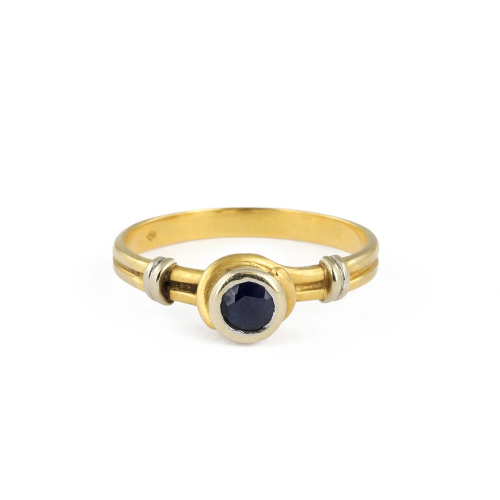 Bague en or jaune 18k avec Saphir