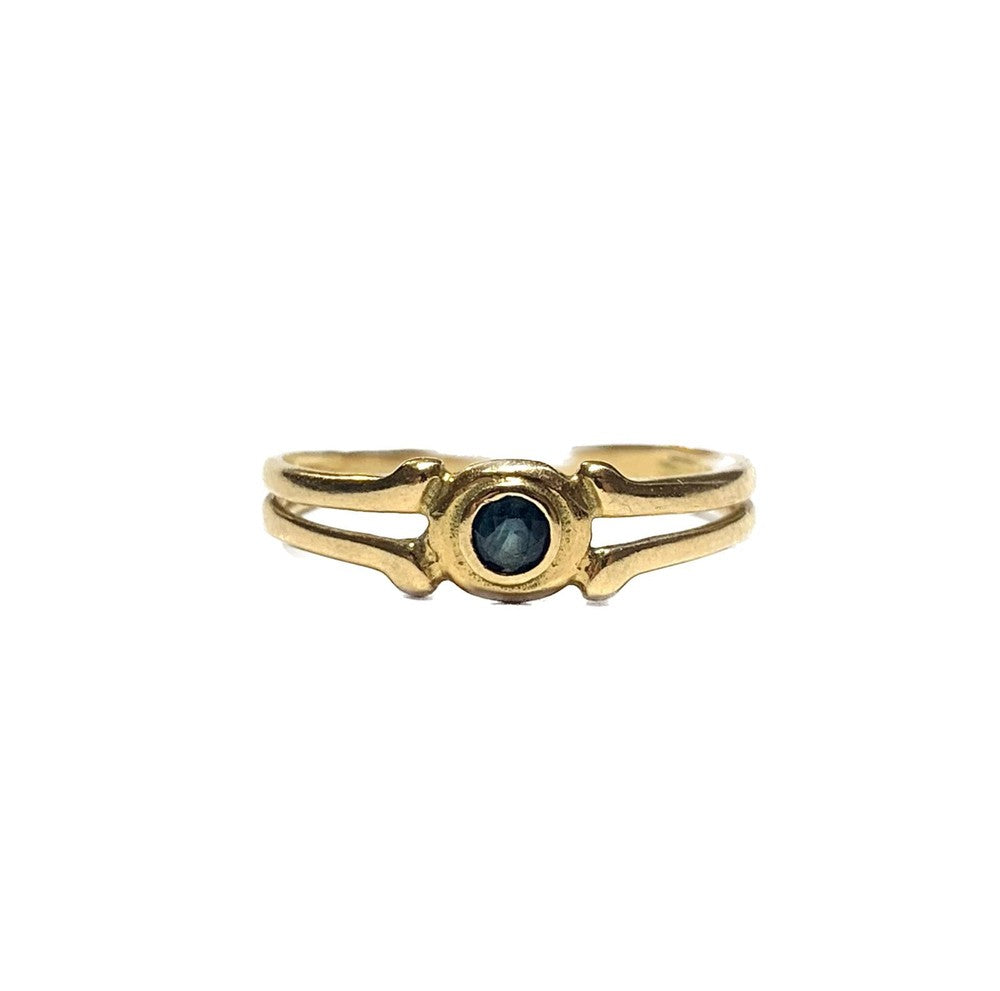 Bague en or jaune 18k avec Saphir