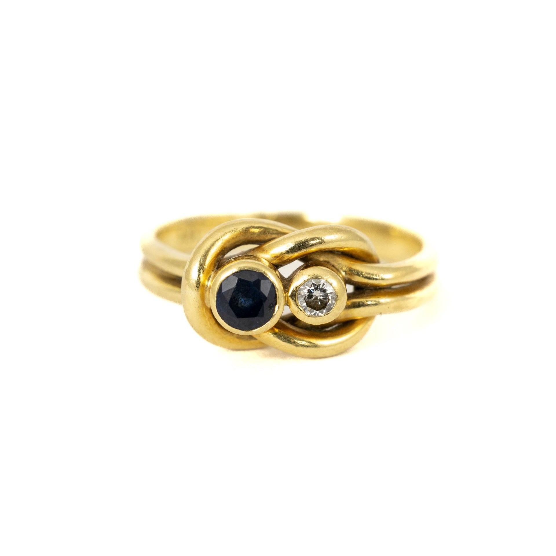 18k Yellow Gold Ring with Sapphire and Diamond