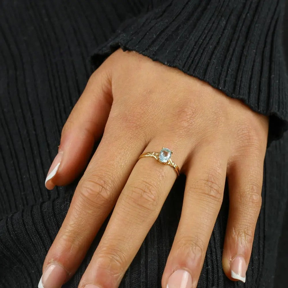 Bague en or jaune 18k avec Topaze