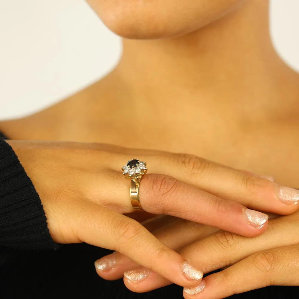 Bague en or jaune 9k avec Saphir et Diamants