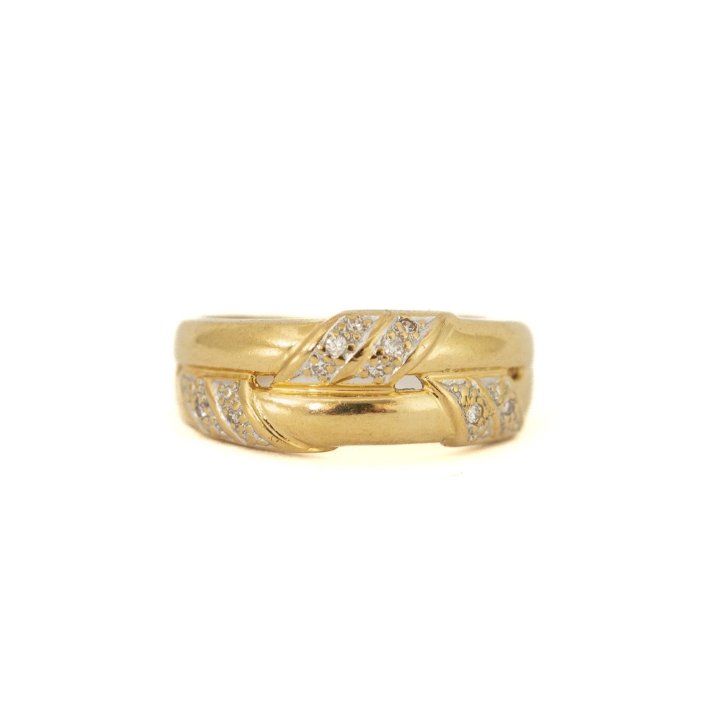 18k Yellow Gold Ring with Diamonds