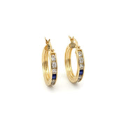 Boucles d'oreilles en Or jaune 14k avec Saphir Synthétique et Zirconiums - Style créoles