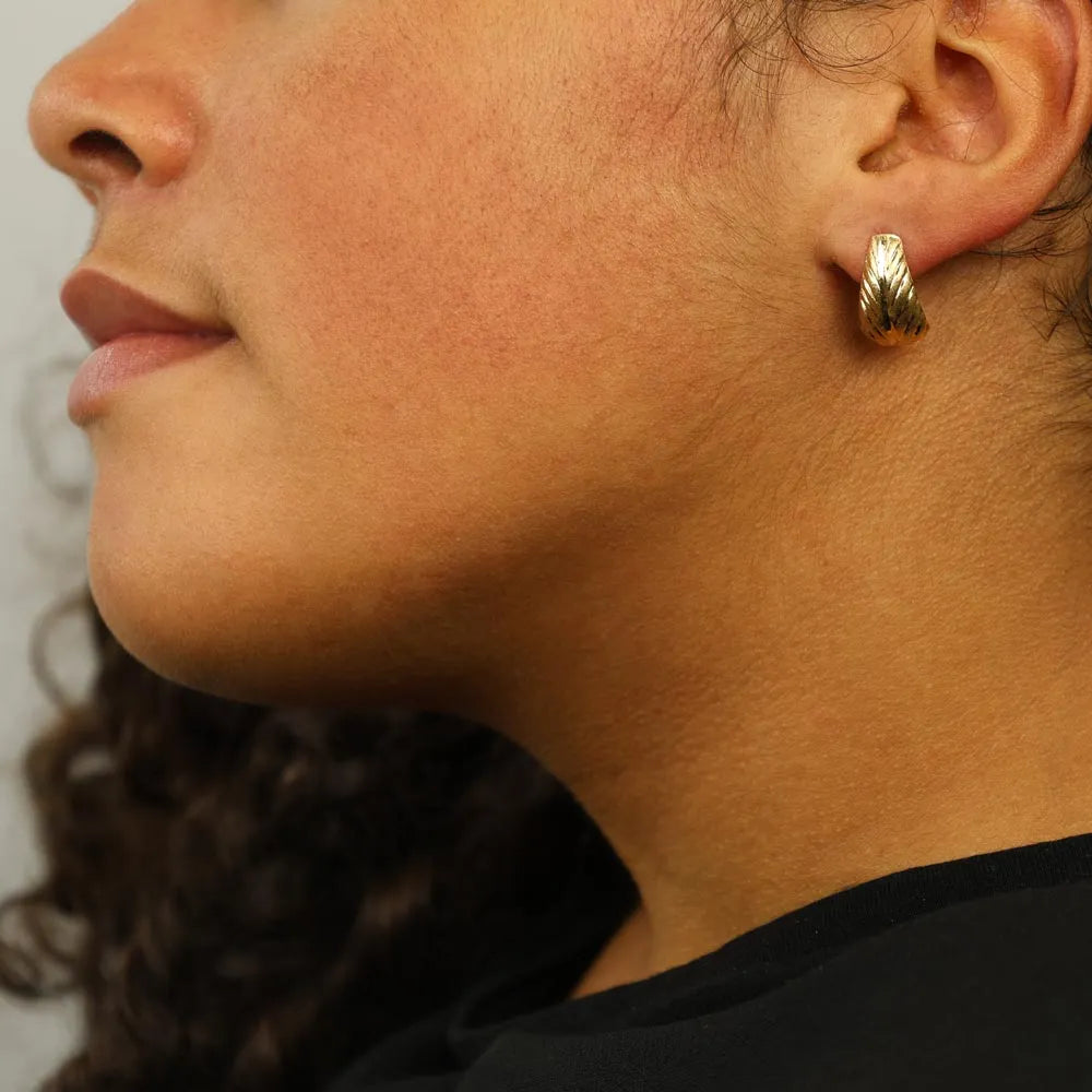 Boucles d'oreilles en Or jaune 18k - Motif "Feuille satinée"