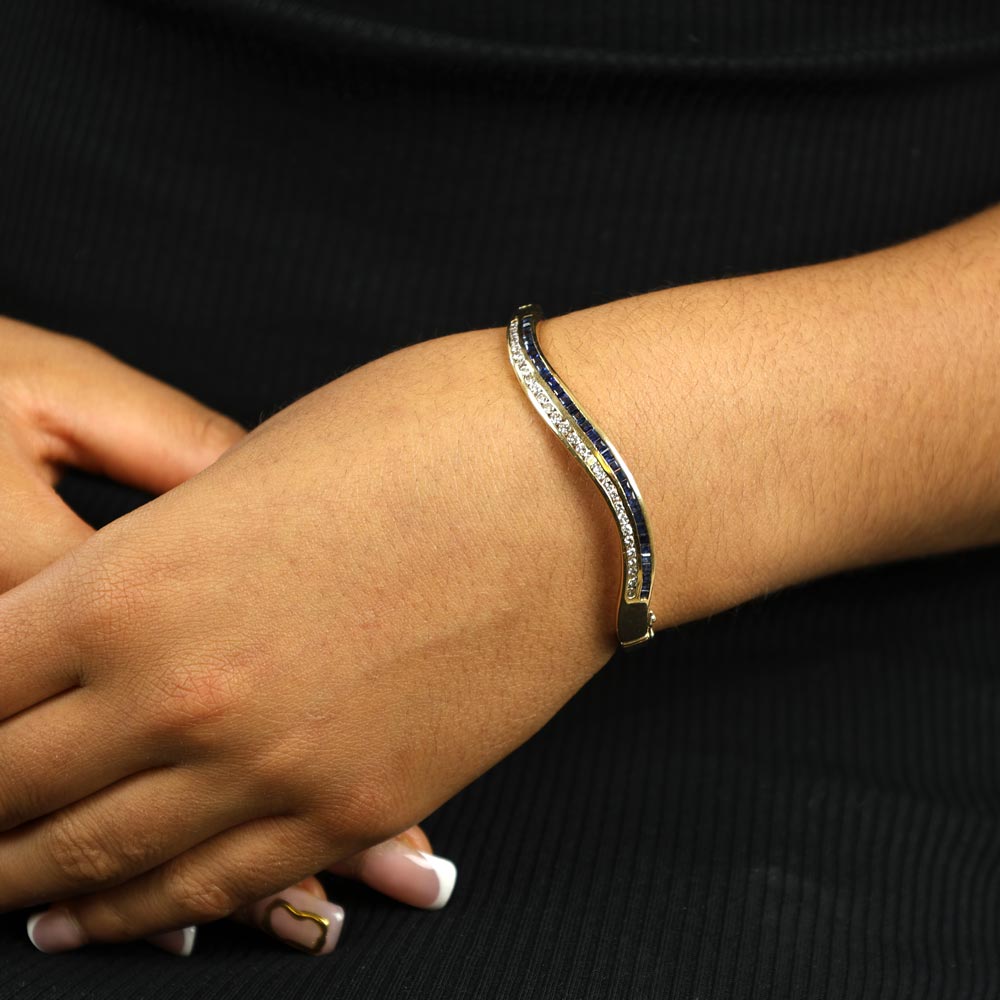 18k Yellow Gold Bracelet - Set with Sapphires and Diamonds