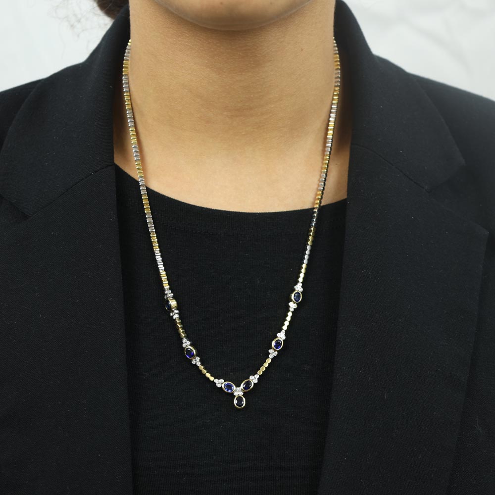 Chaine en Or jaune et blanc 18k avec Saphir et Diamants