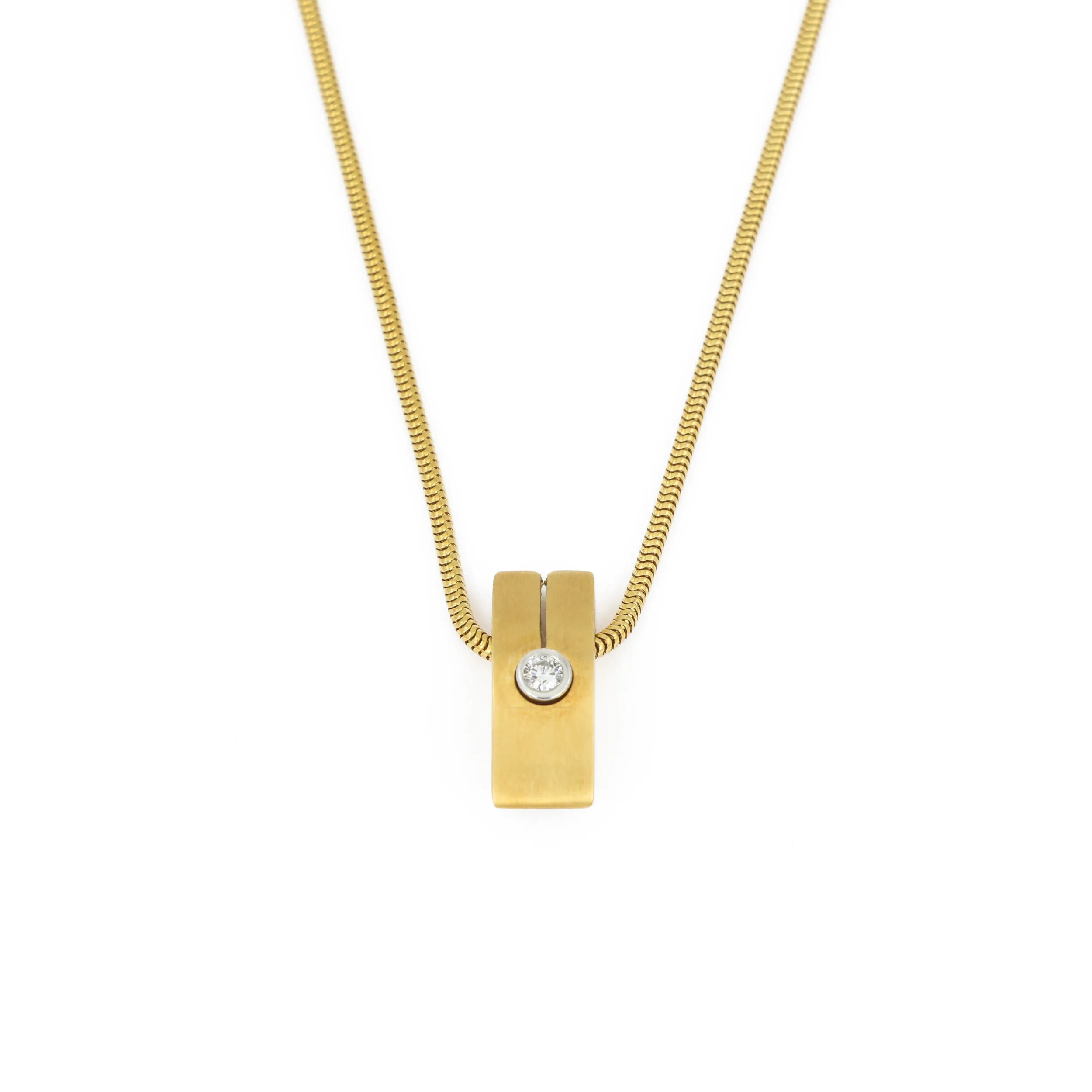 18k Yellow Gold Necklace with Diamond