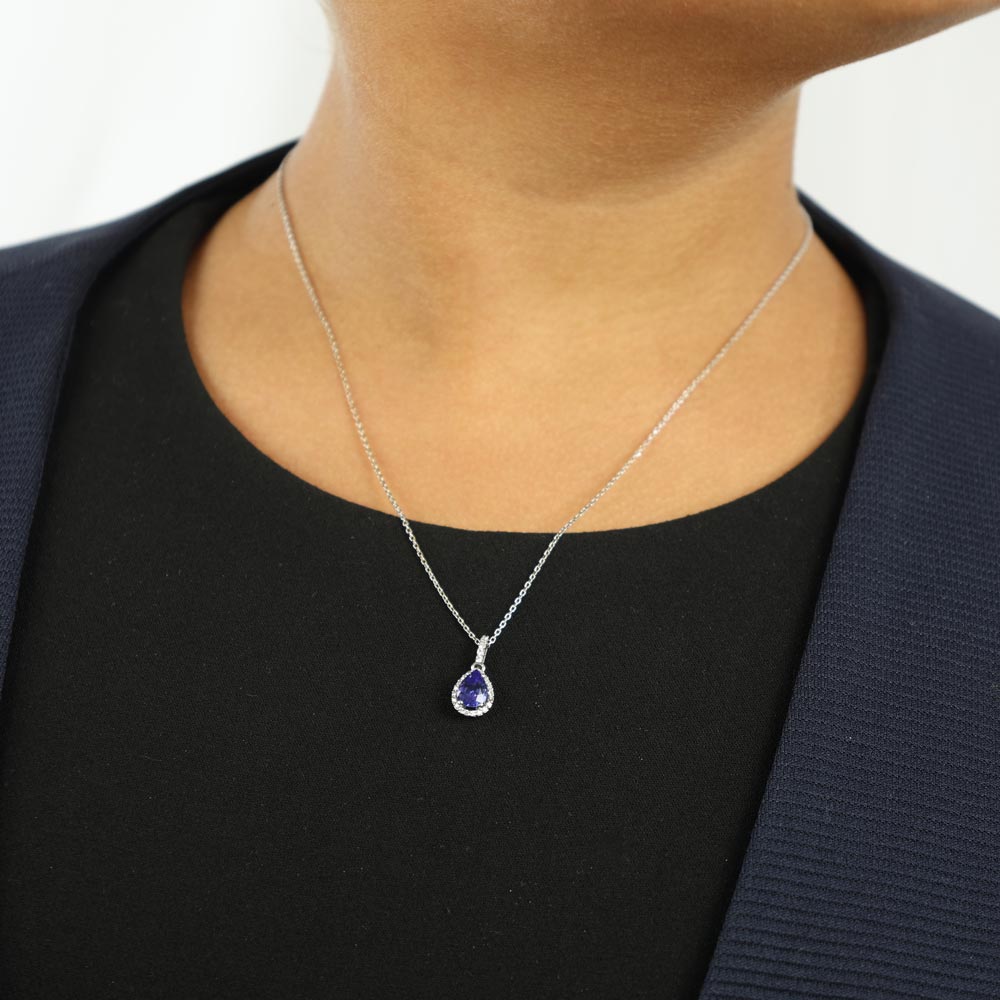 Parure avec Bague, Collier et Pendentif, Boucles d'oreilles et Bracelet en Or blanc 14k et 18k avec Tanzanites
