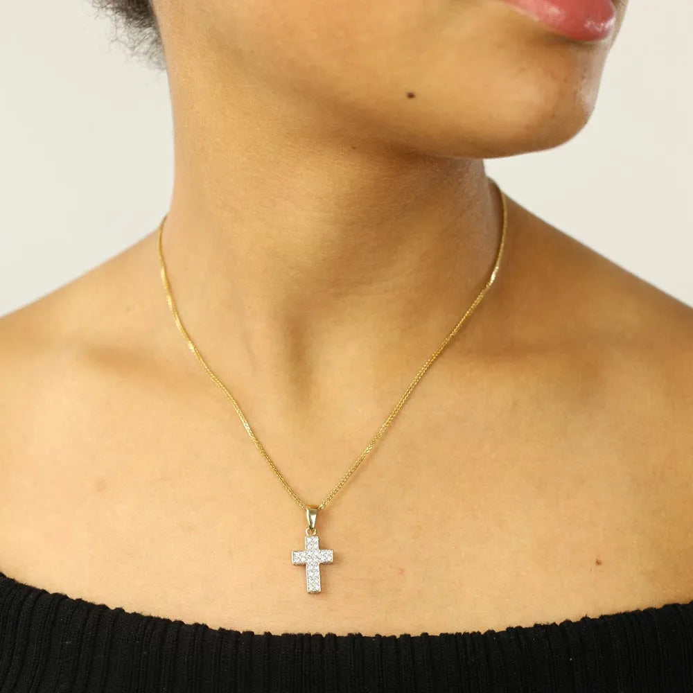 18k Yellow Gold Pendant - "Christian Cross" Motif with Diamonds