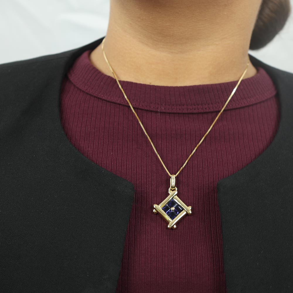 Pendentif en Or jaune 18k avec Saphir synthétique