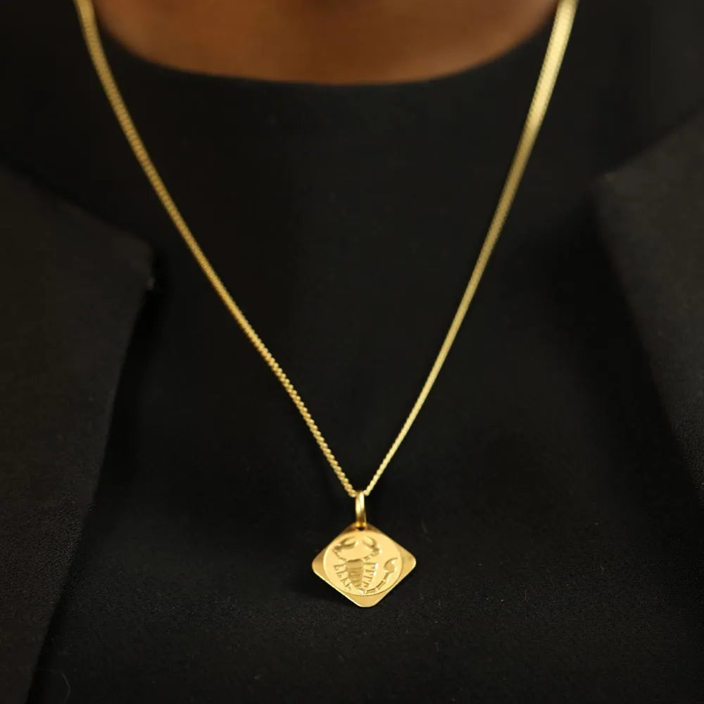 Pendentif en or jaune 18k - Motif "Signe du zodiaque Scorpion"