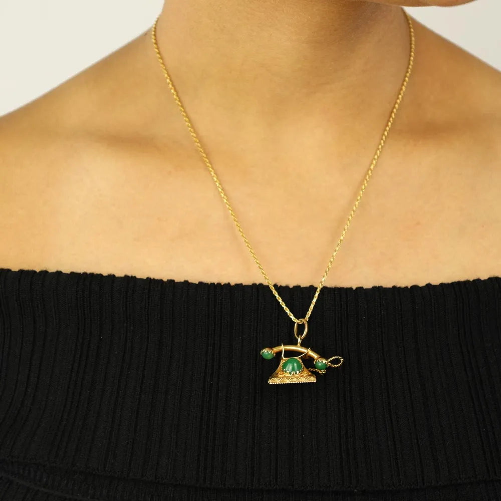 Pendentif en or jaune 18k - Motif "Téléphone" avec Chrysoprase