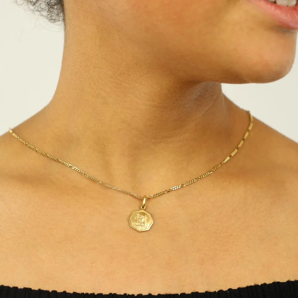Pendentif en or jaune 18k - Motif "Vierge Marie"