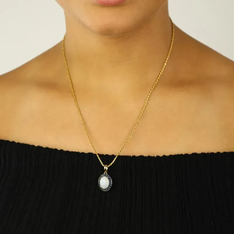 18k Yellow Gold Pendant with Opal and Sapphires