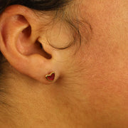 Puces d'oreilles en Or jaune 18k - Motif "Coeur émaillé rouge"