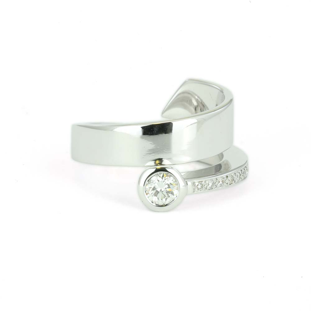 Bague en or blanc 18k avec Diamants